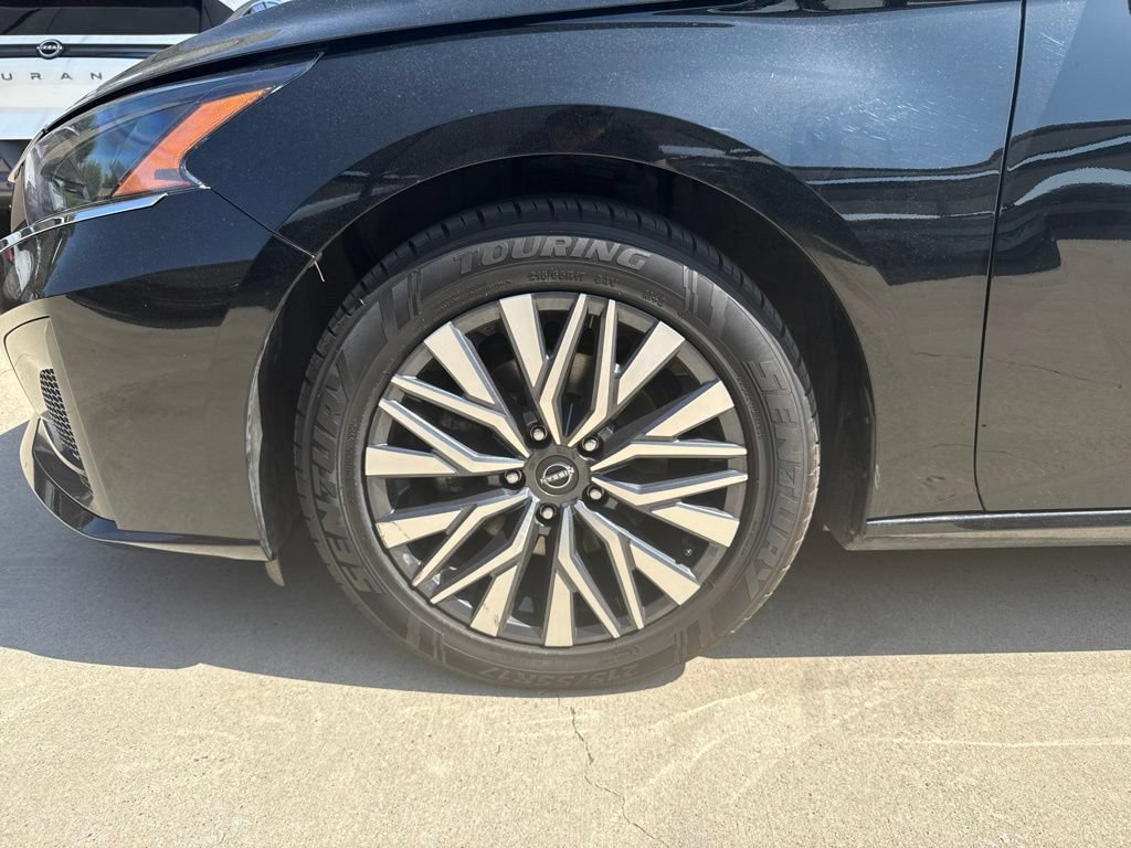 Certified 2025 Nissan Altima 2.5 SV FWD image 3