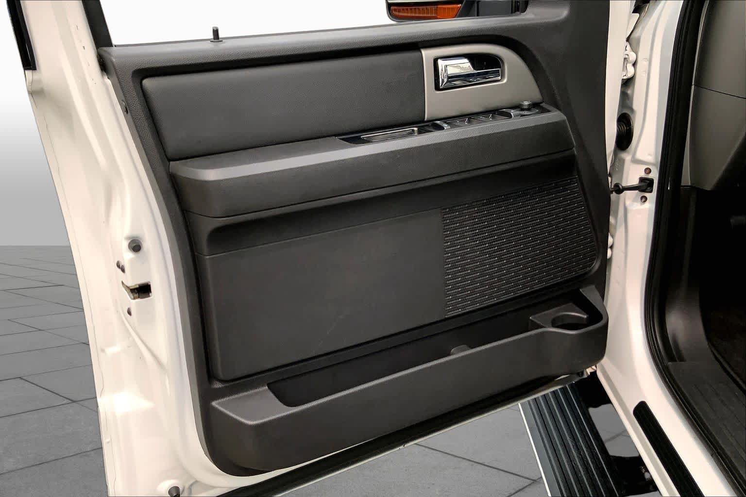 Used 2013 Ford Expedition Limited AWD/4WD image 18