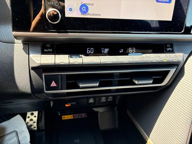 Used 2025 Toyota Camry SE FWD image 28