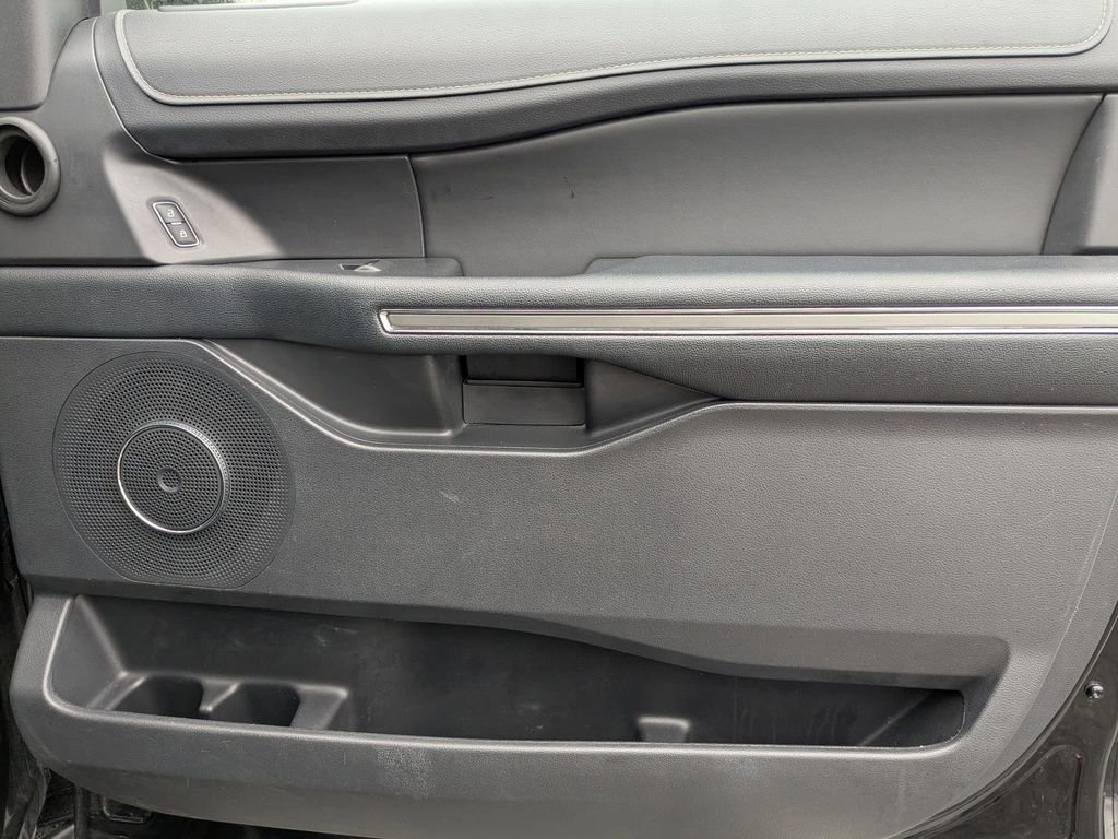 Used 2024 Ford Expedition Max XLT image 40