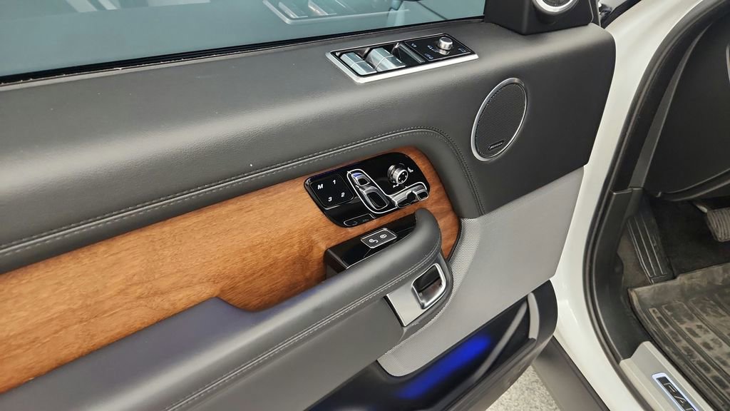 Used 2019 Land Rover Range Rover Supercharged AWD/4WD image 11