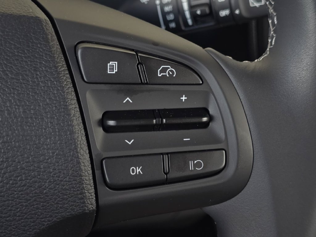 Used 2026 Hyundai Venue SEL FWD image 20