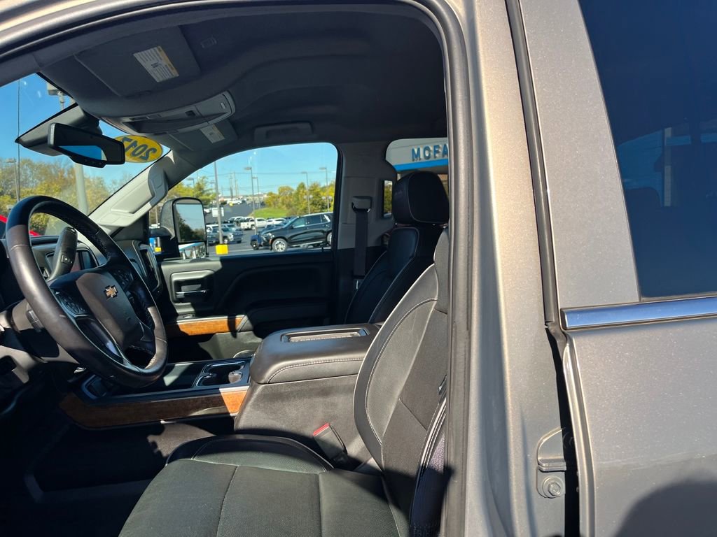 Used 2017 Chevrolet Silverado 1500 High Country image 21