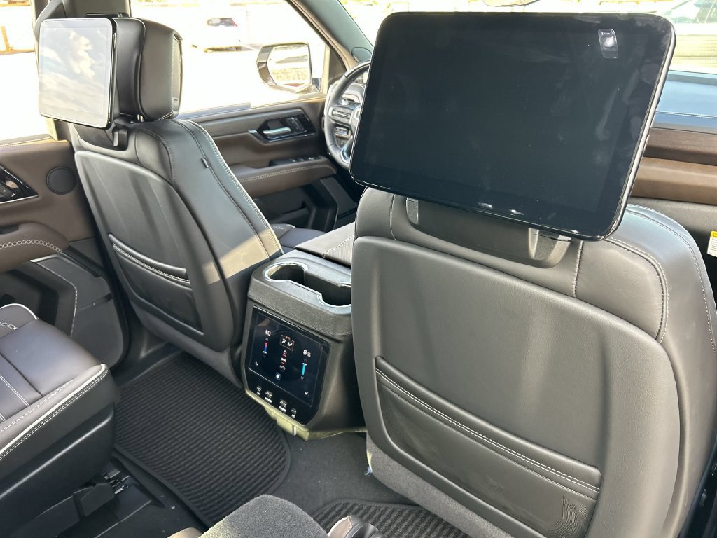 New 2026 GMC Yukon Denali Ultimate AWD/4WD image 36