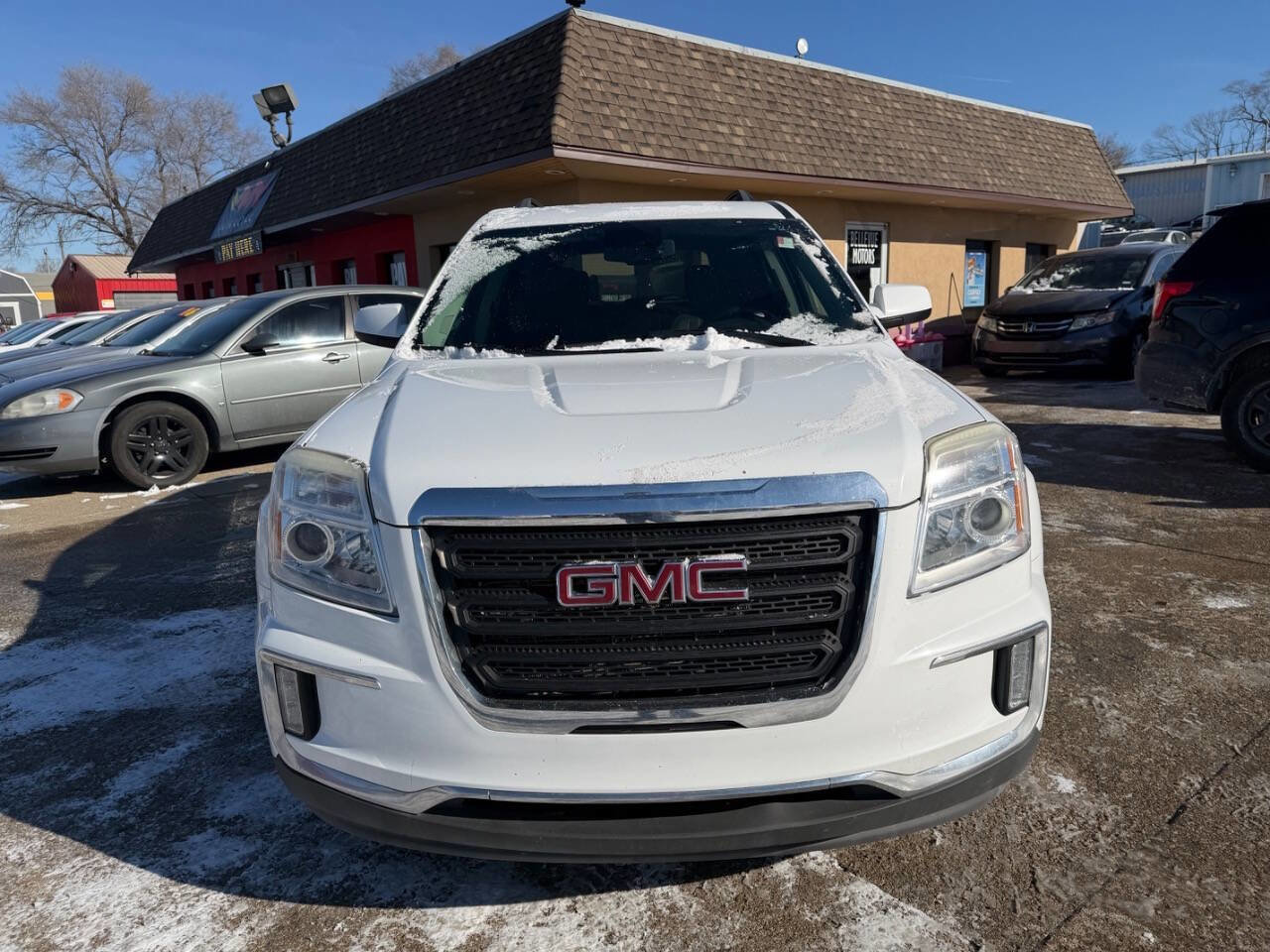 Used 2017 GMC Terrain SLE w/ Convenience Package AWD/4WD image 9