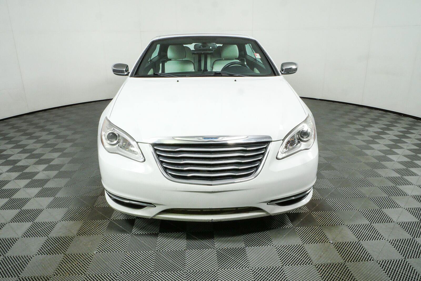 Used 2013 Chrysler 200 Limited FWD image 26