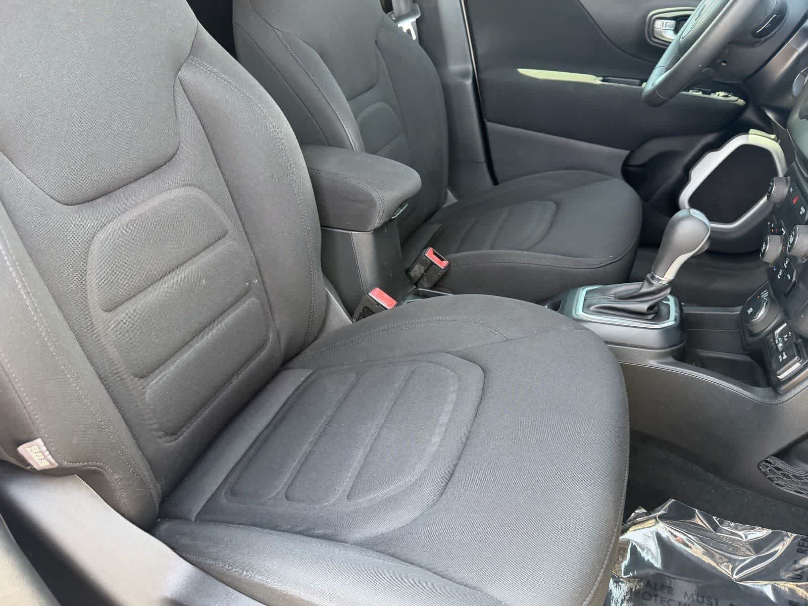 Used 2019 Jeep Renegade Latitude w/ Popular Equipment Group AWD/4WD image 11