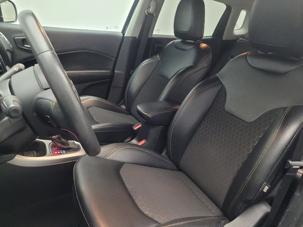 Used 2021 Jeep Compass Latitude w/ Sun and Sound Group FWD image 17