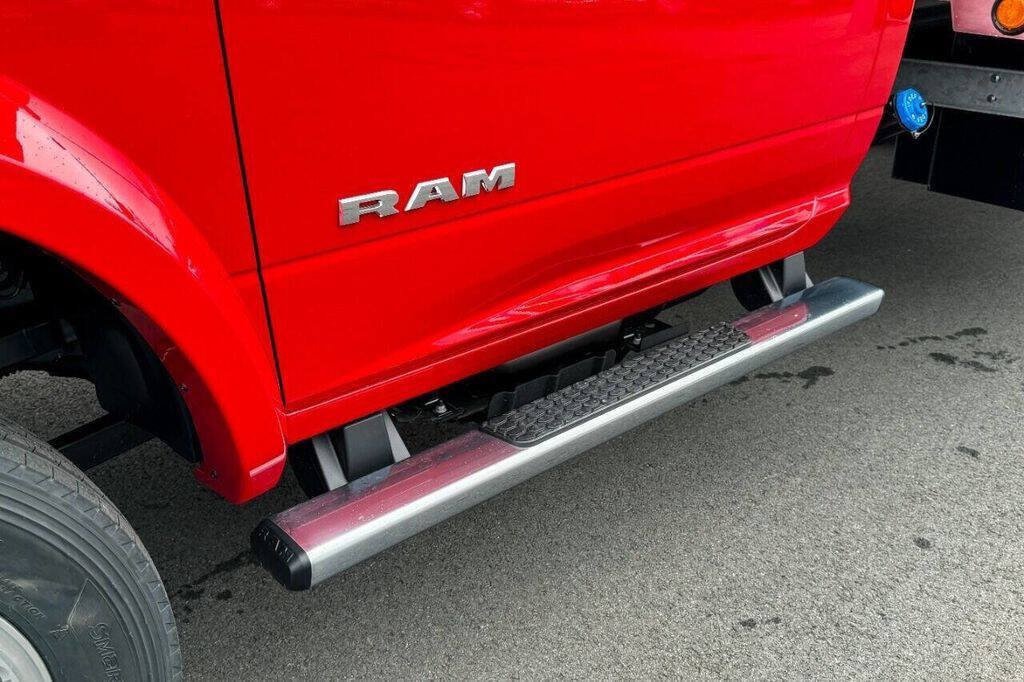Used 2024 RAM 5500 SLT w/ Quick Order Package 2YG SLT AWD/4WD image 32