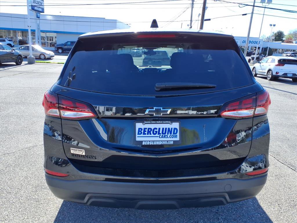 Used 2023 Chevrolet Equinox LS w/ LS Convenience Package FWD image 5