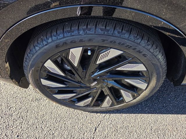 Used 2025 Lincoln Nautilus Reserve w/ Jet Appearance Package image 10