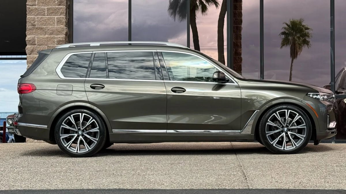 Used 2021 BMW X7 xDrive40i w/ Executive Package image 16