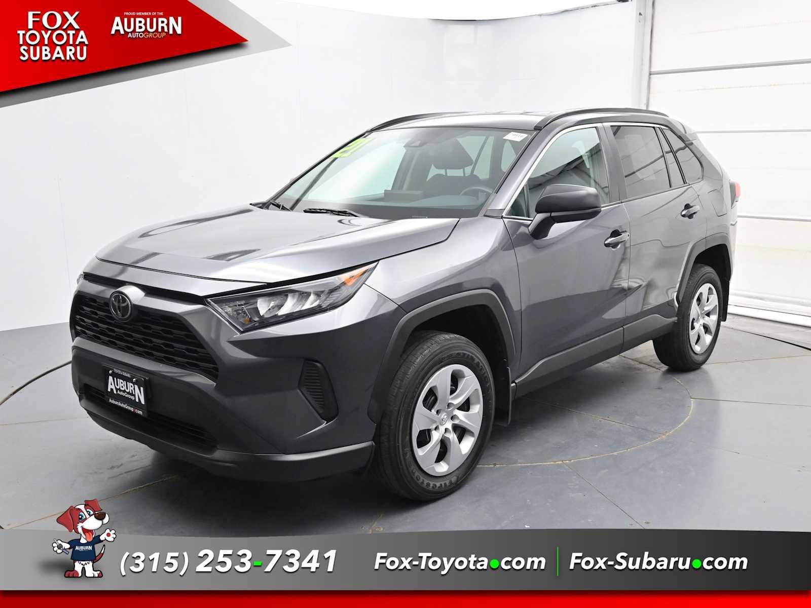 Used 2021 Toyota RAV4 LE AWD/4WD image 2
