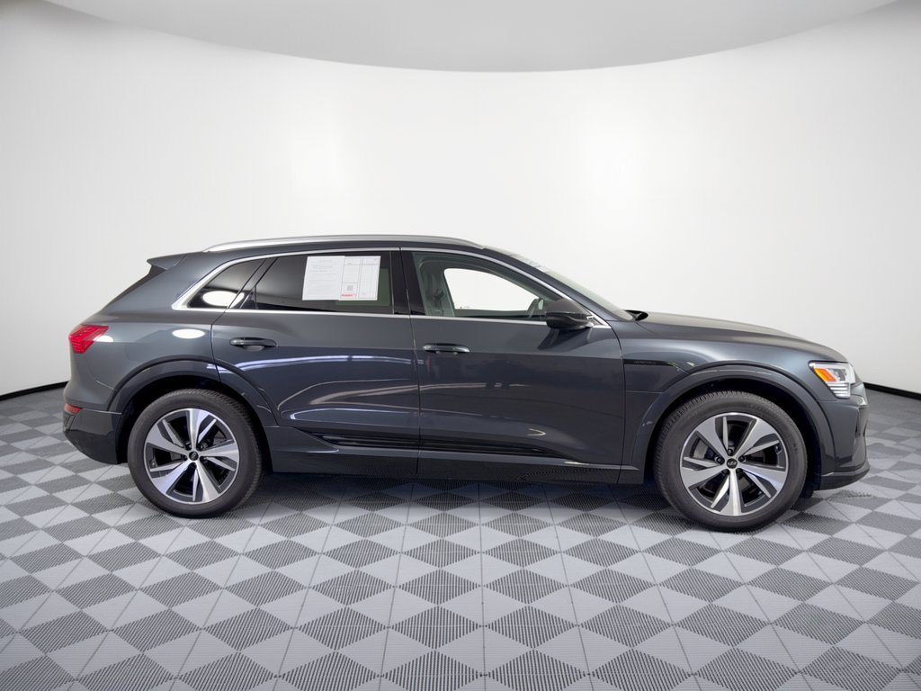 Certified 2024 Audi Q8 e-tron Premium AWD/4WD image 8