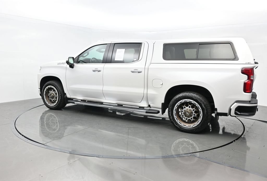 Used 2019 Chevrolet Silverado 1500 High Country w/ Technology Package AWD/4WD image 3