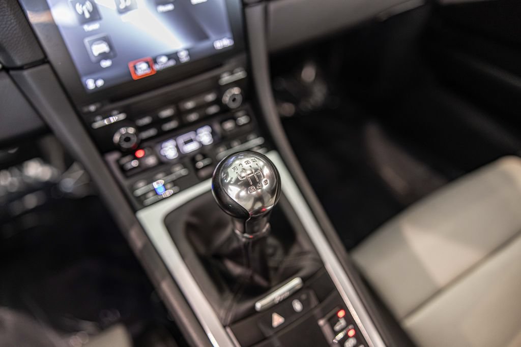 Used 2018 Porsche 718 Cayman S RWD image 30