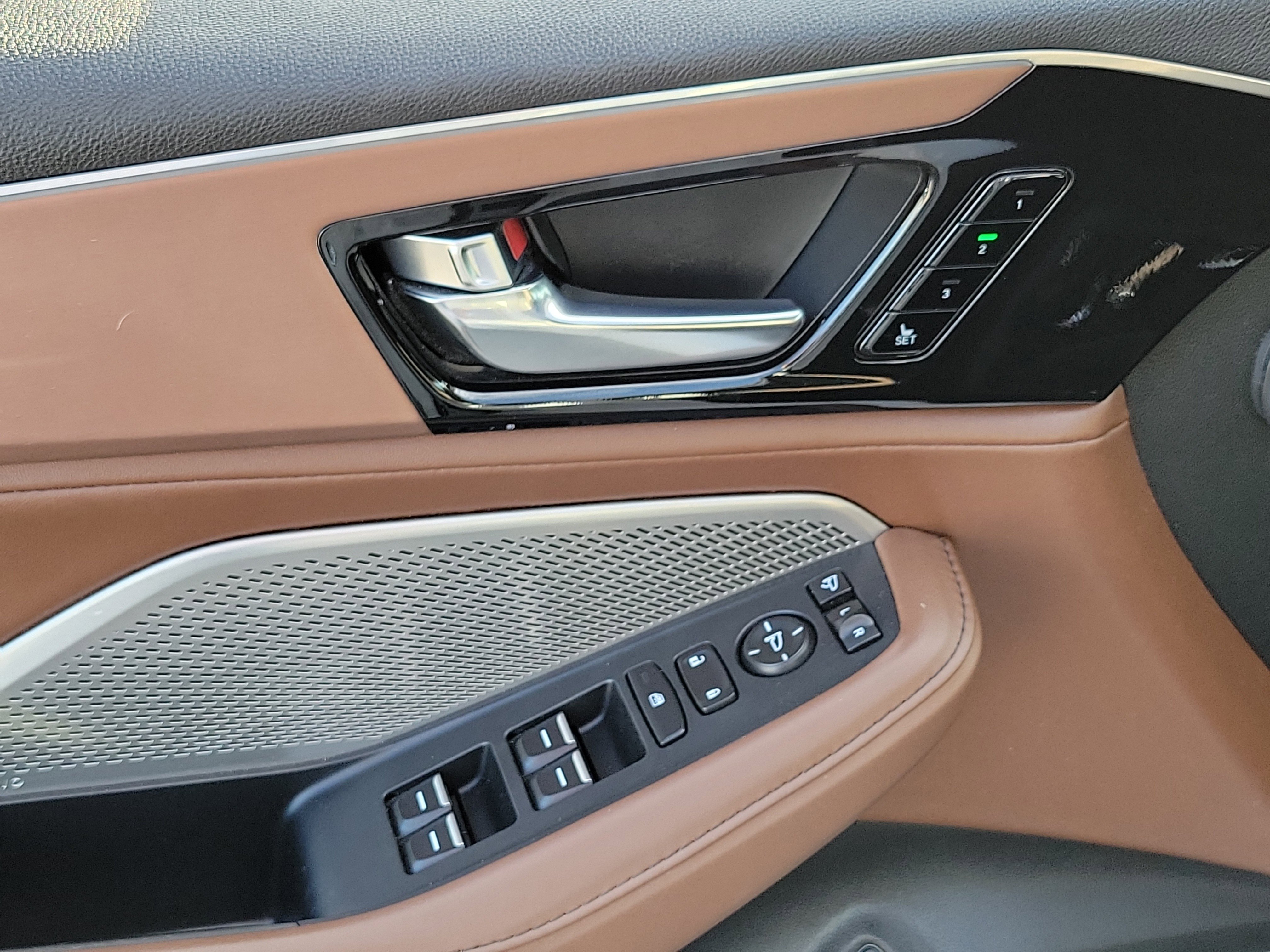 Used 2023 Acura MDX SH-AWD w/ Technology Package image 23