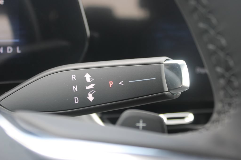 New 2027 Chevrolet Equinox LT w/ Convenience Package II FWD image 40