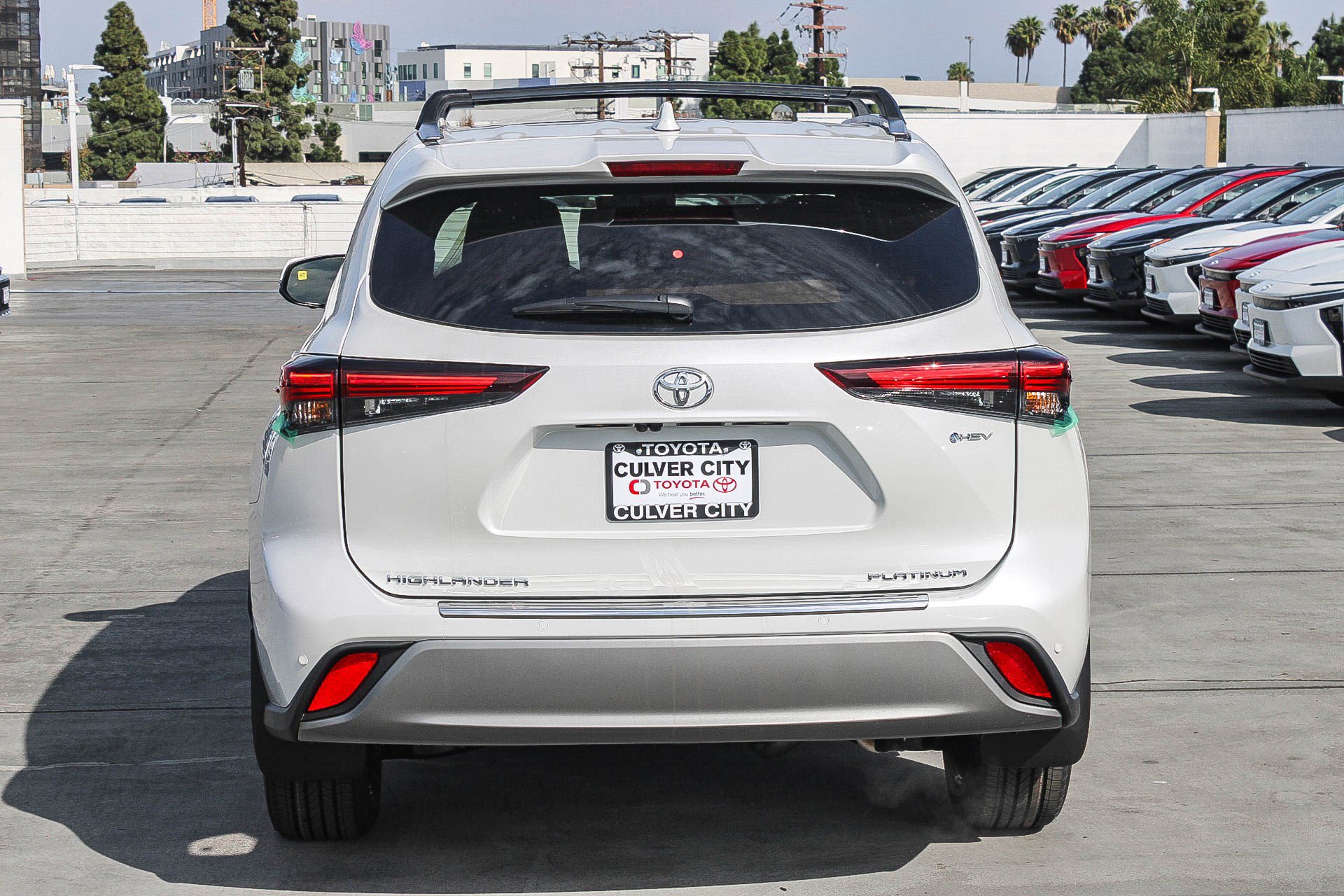 New 2026 Toyota Highlander Platinum image 8