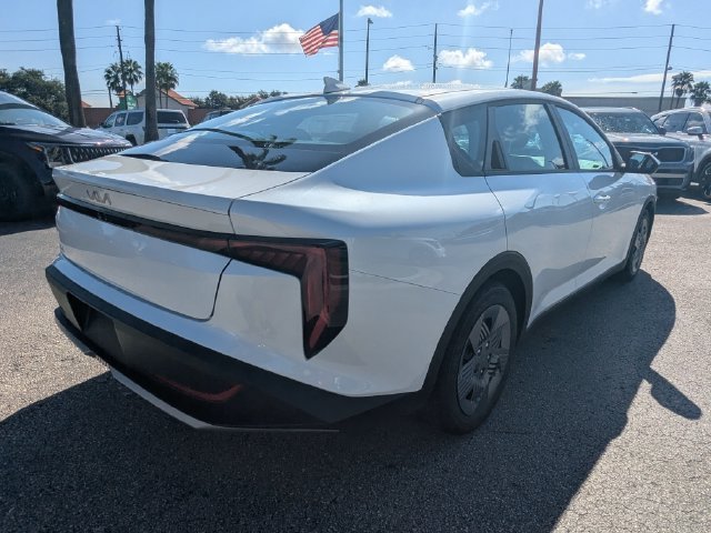 New 2026 Kia K4 FWD image 5