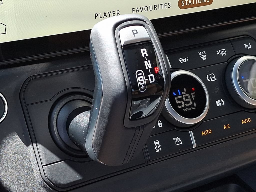 New 2026 Land Rover Defender 110 X-Dynamic SE AWD/4WD image 12