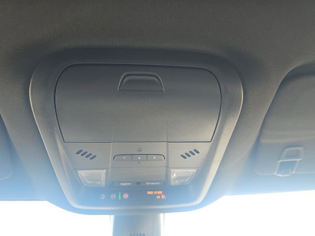 Used 2022 Buick Enclave Premium AWD/4WD image 31
