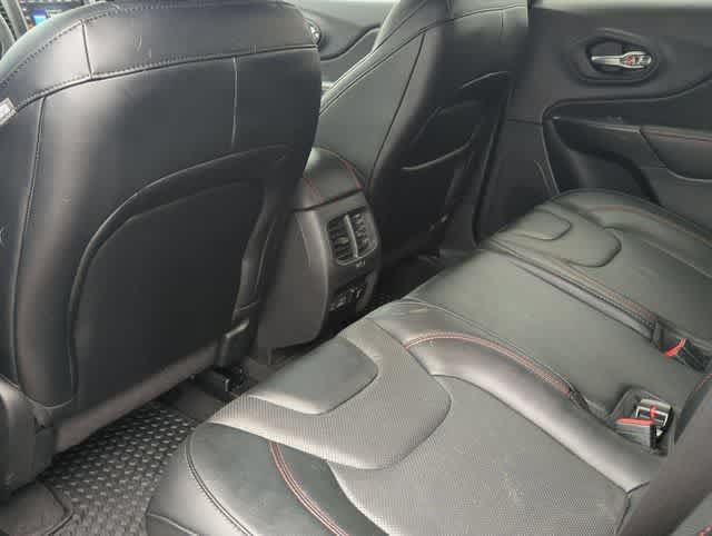 Used 2022 Jeep Cherokee Trailhawk w/ Premium Leather Package AWD/4WD image 18
