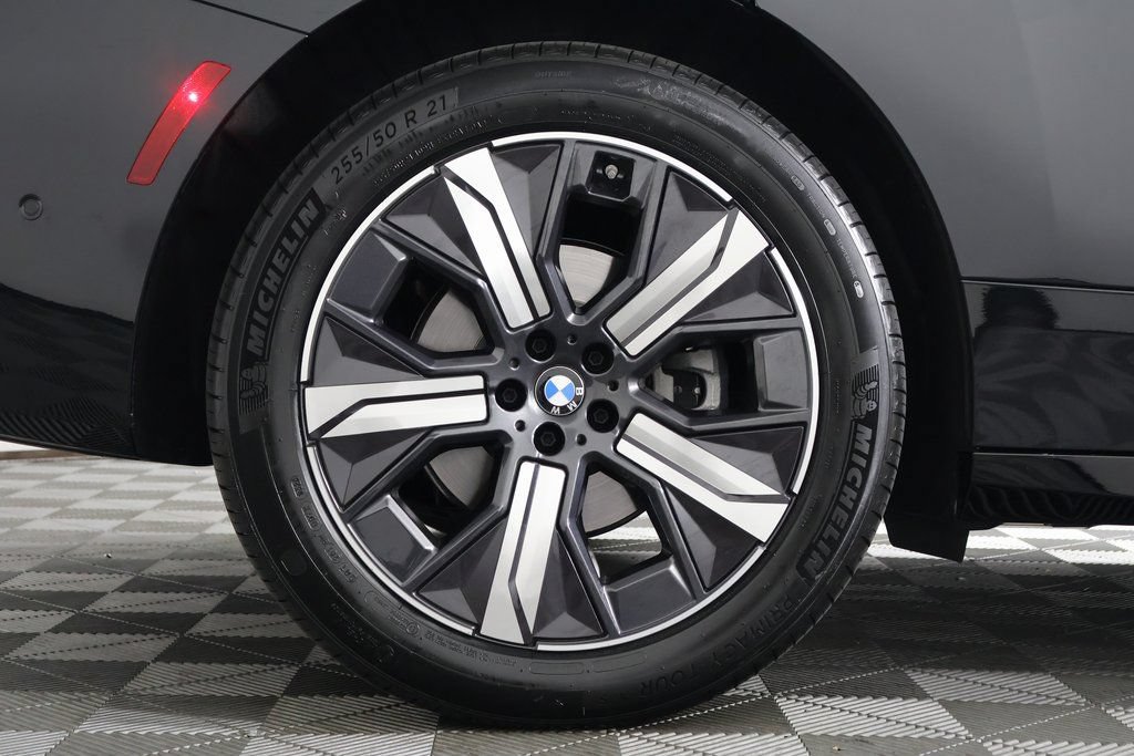 Certified 2026 BMW iX xDrive45 w/ Premium Package AWD/4WD image 15