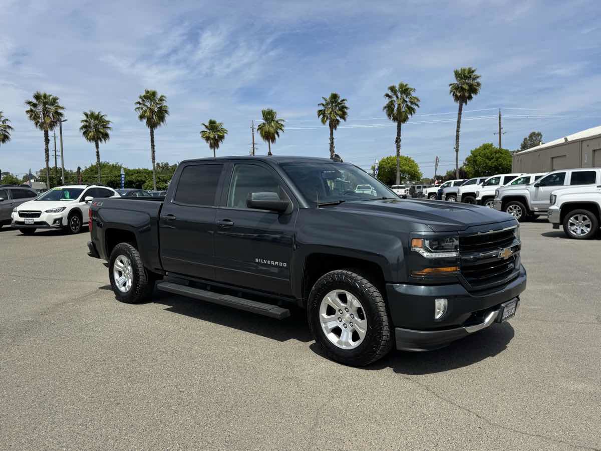 Used 2018 Chevrolet Silverado 1500 LT w/ All Star Edition AWD/4WD image 13