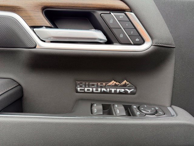 New 2026 Chevrolet Silverado 1500 High Country w/ Midnight Edition AWD/4WD image 26