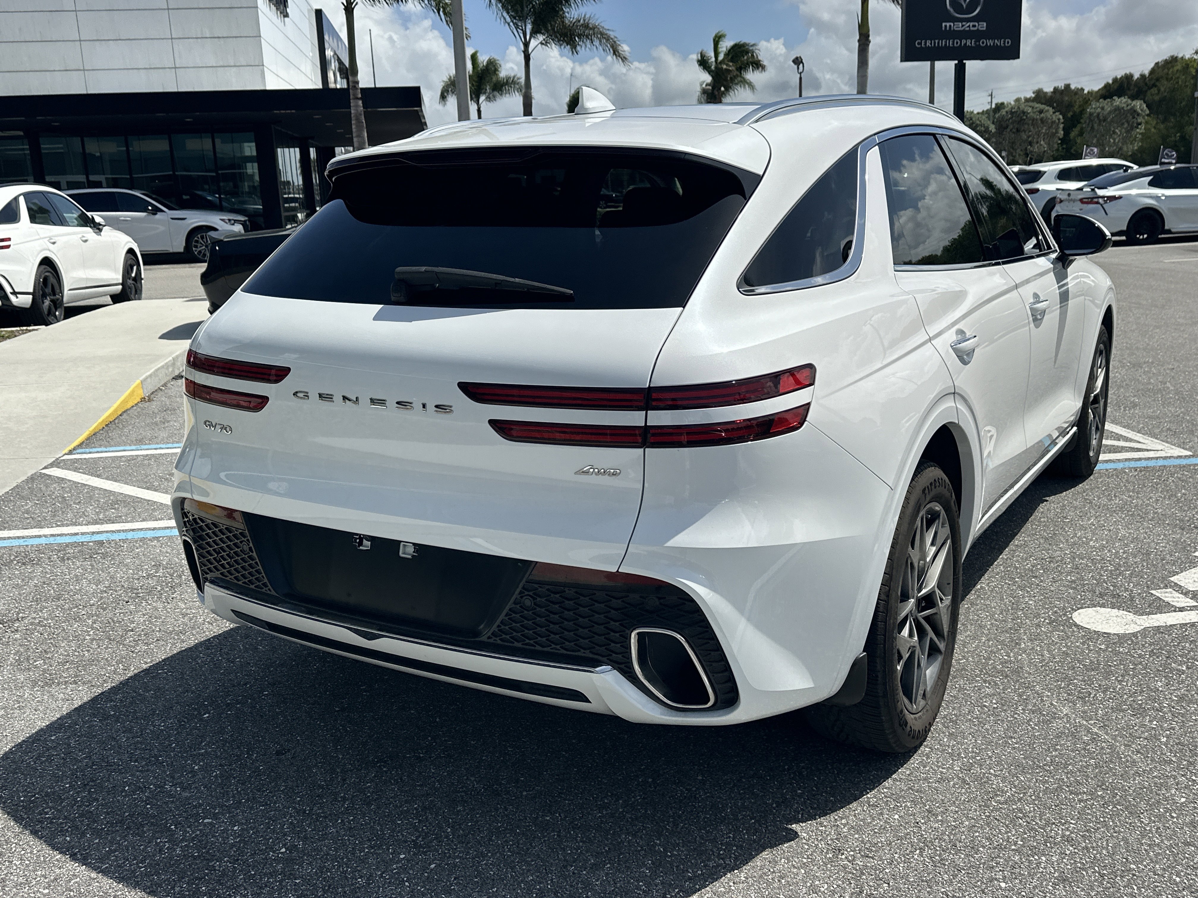 Certified 2023 Genesis GV70 2.5T w/ Select Package image 7