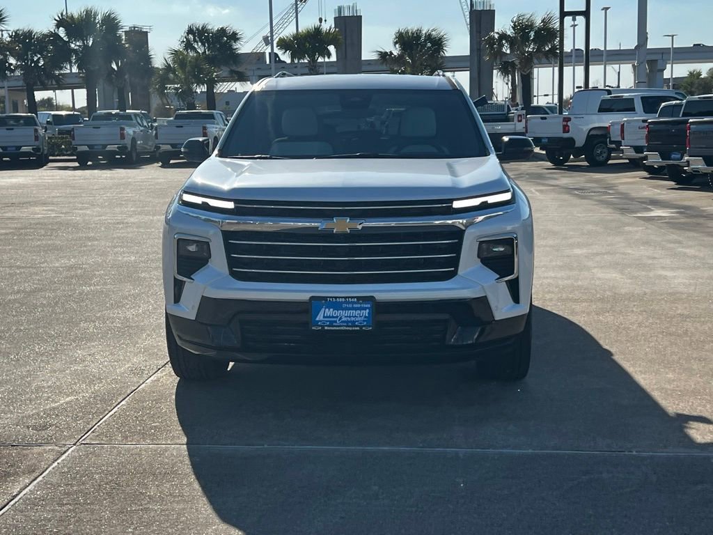 Used 2025 Chevrolet Traverse High Country image 3