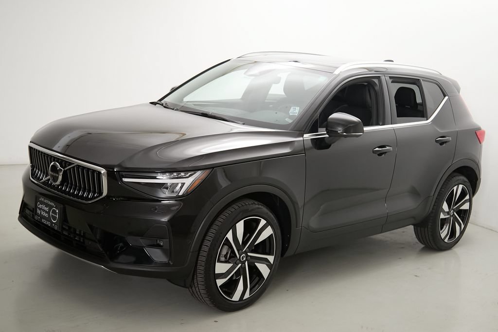 Certified 2023 Volvo XC40 B5 Plus w/ Driver Assist Package AWD/4WD image 6