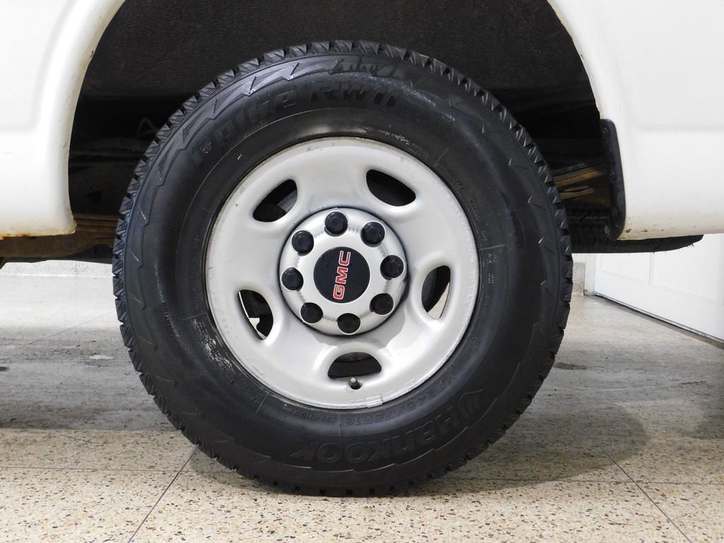 Used 2017 GMC Savana 2500 RWD image 92