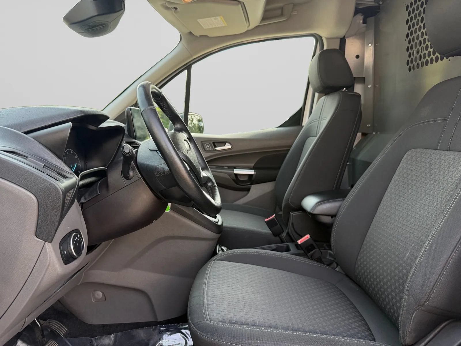 Used 2020 Ford Transit Connect XLT FWD image 16