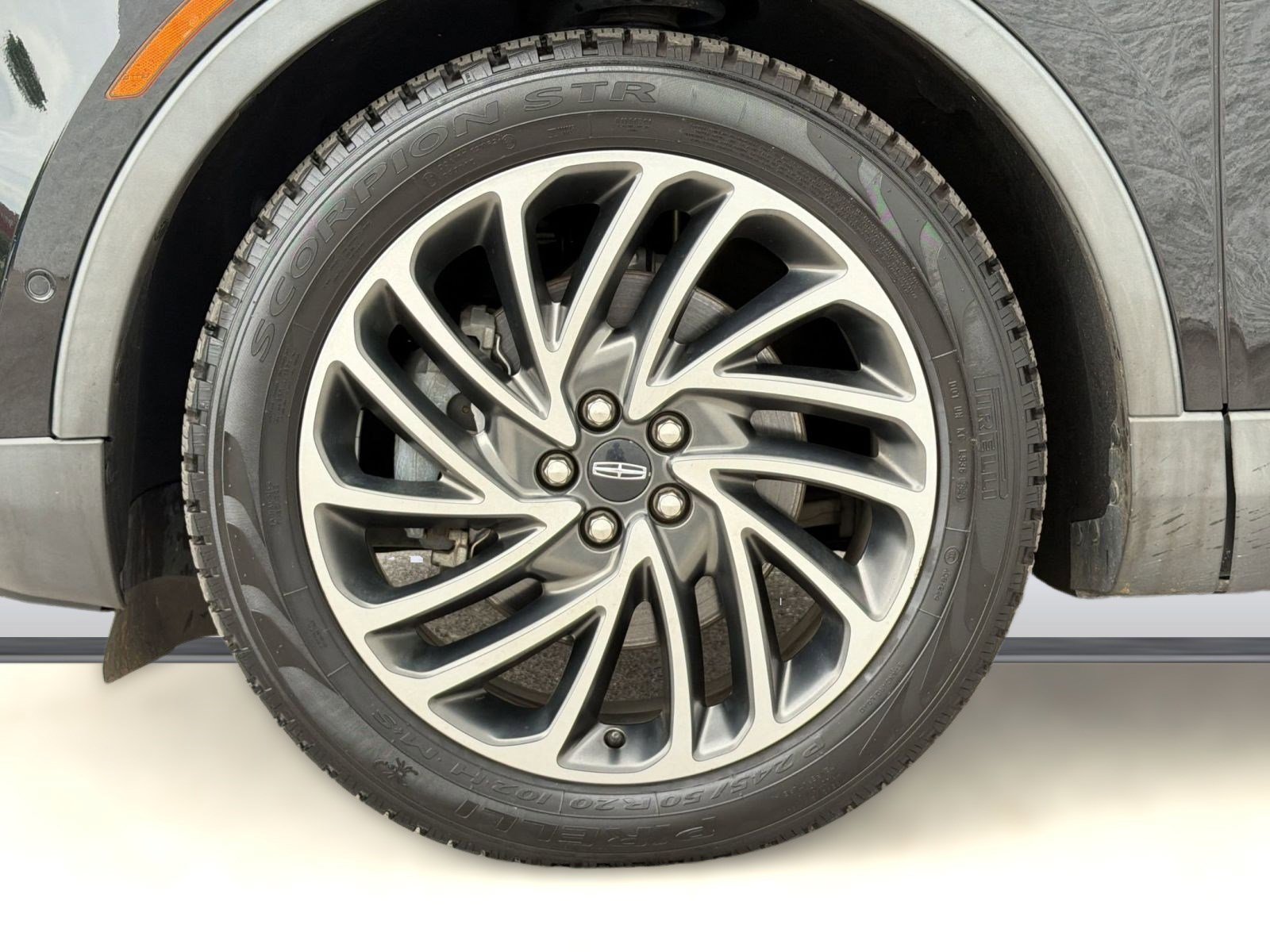 Used 2020 Lincoln Nautilus Reserve w/ Equipment Group 201A FWD image 12