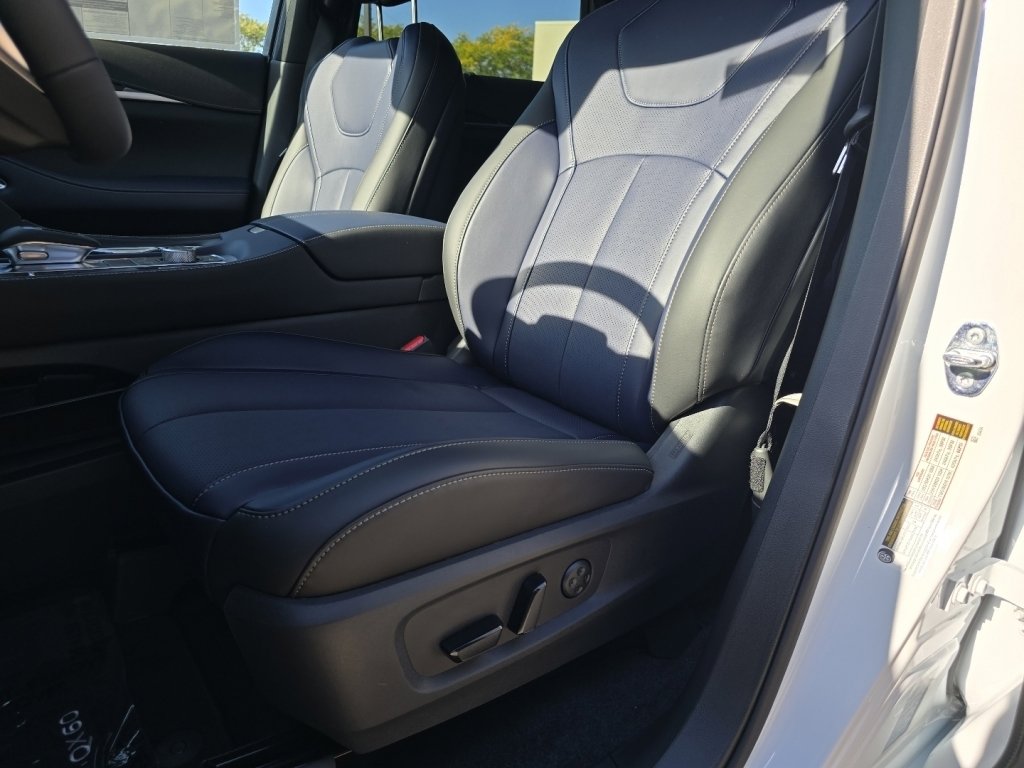 New 2026 INFINITI QX60 Sport image 26