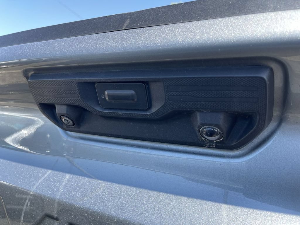 Used 2023 Chevrolet Silverado 1500 LT w/ Safety Package AWD/4WD image 8