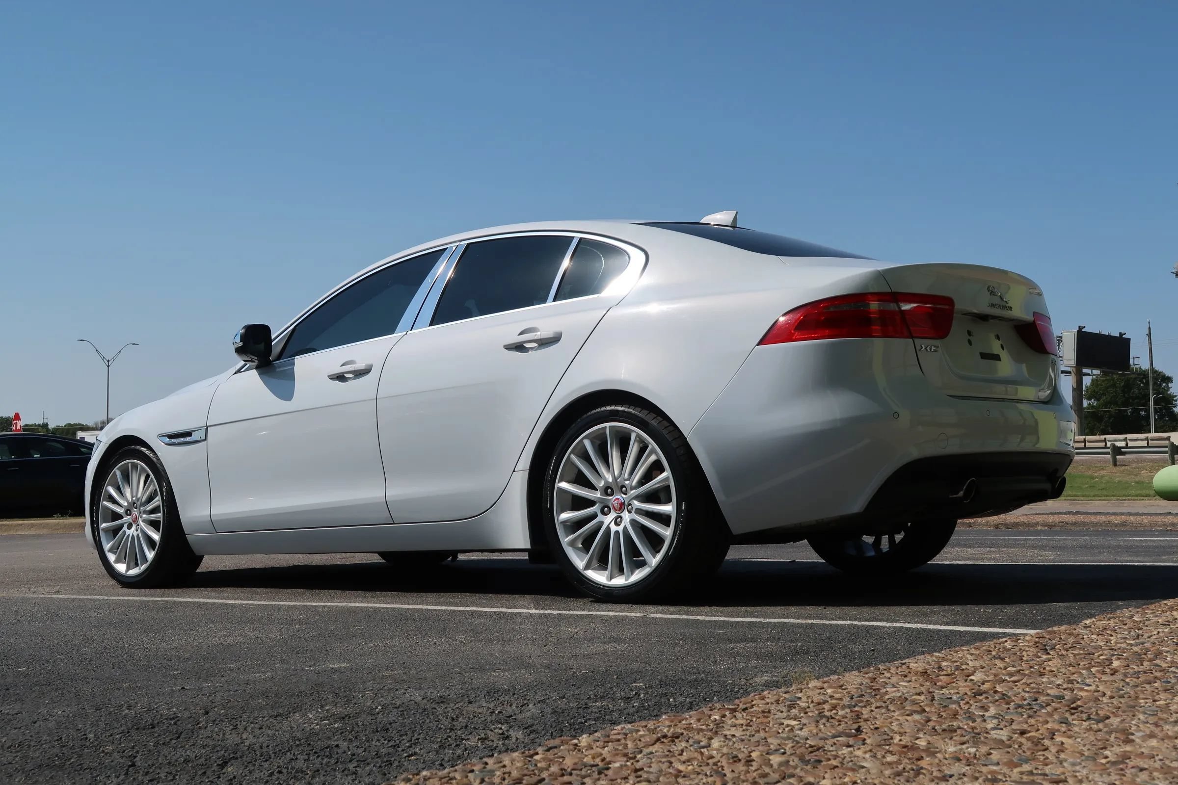 Used 2017 Jaguar XE First Edition RWD image 11