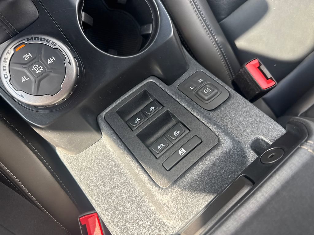Used 2025 Ford Bronco Outer Banks image 35