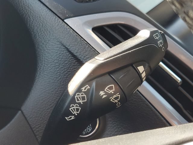 Used 2014 Ford Focus Titanium w/ Luxury Package FWD image 17