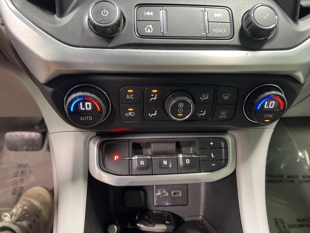 Used 2020 GMC Acadia SLE FWD image 26
