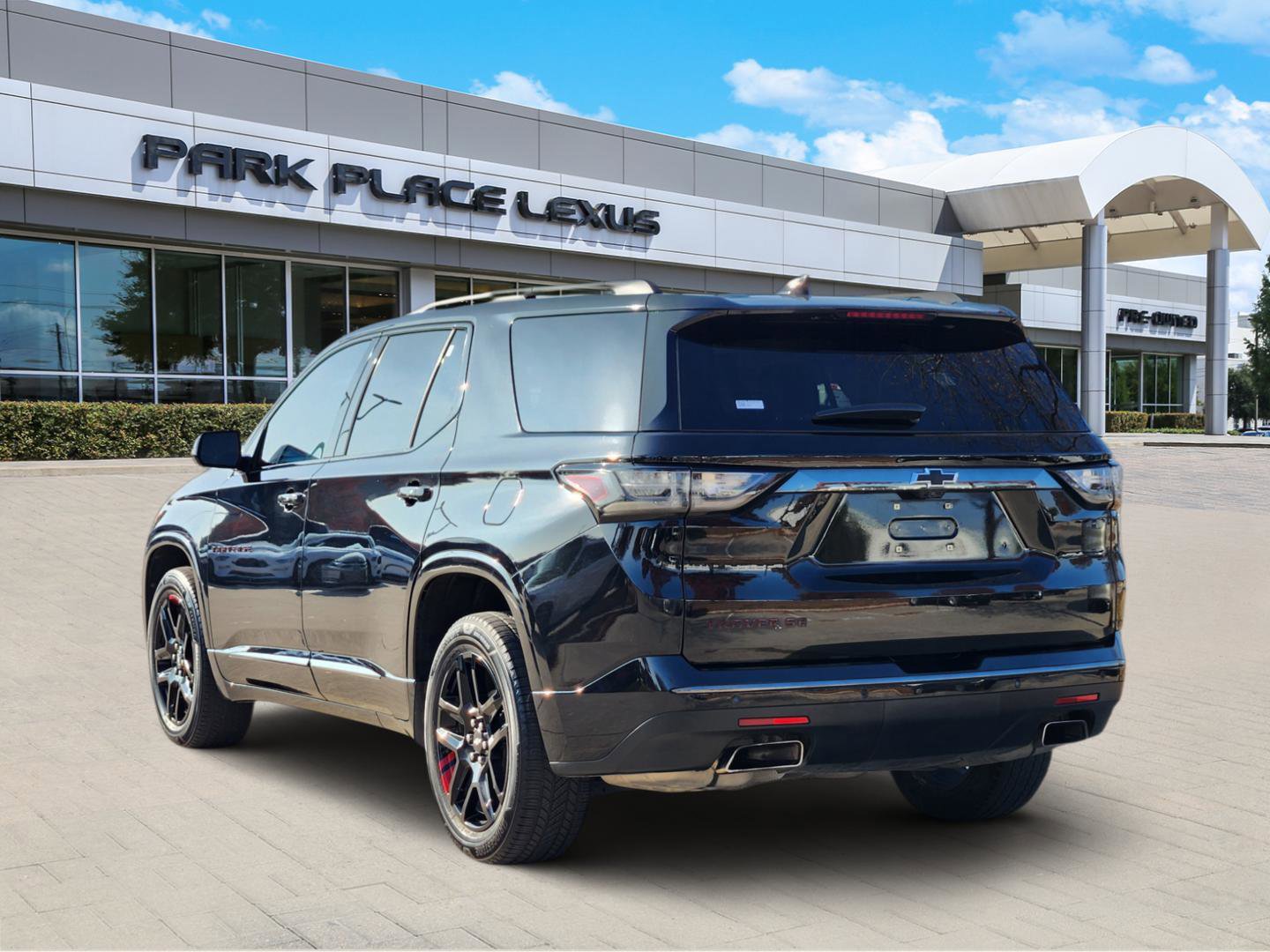 Used 2019 Chevrolet Traverse Premier w/ Redline Edition image 4
