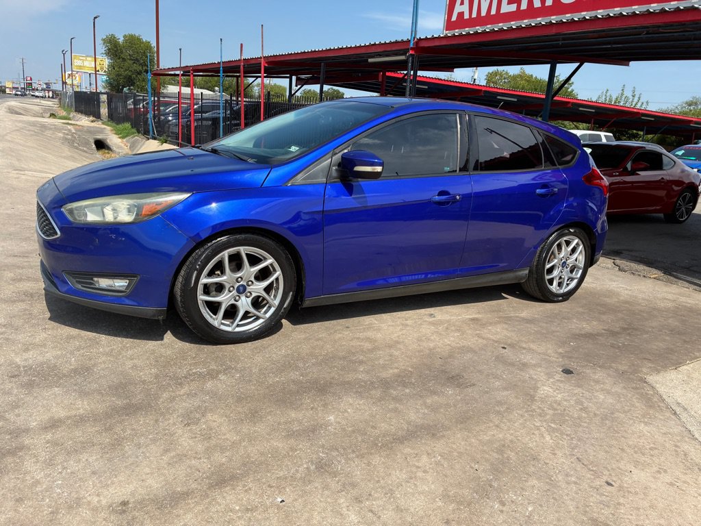 Used 2015 Ford Focus SE w/ Equipment Group 201A FWD image 2