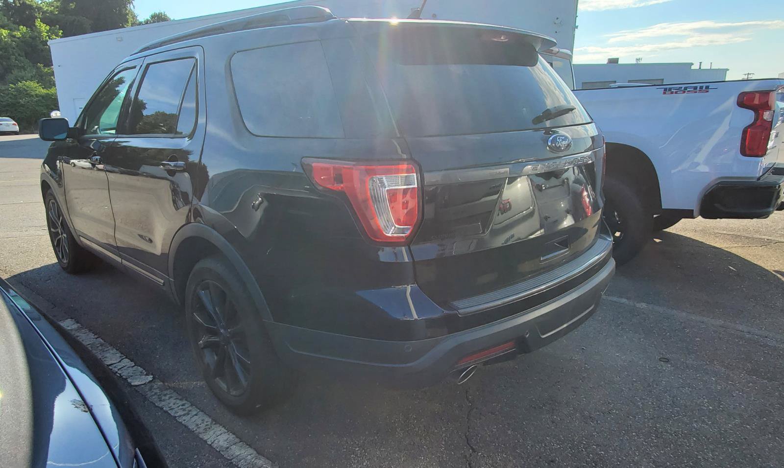 Used 2019 Ford Explorer XLT w/ Equipment Group 202A FWD image 6