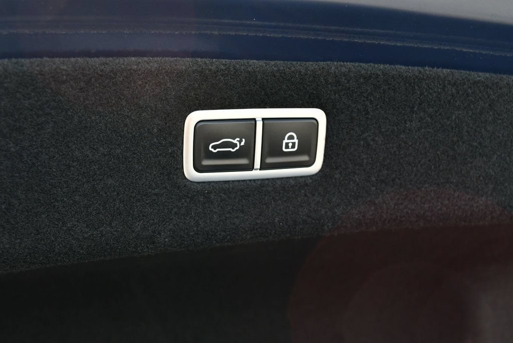 Used 2023 Genesis G90 3.5T AWD/4WD image 17