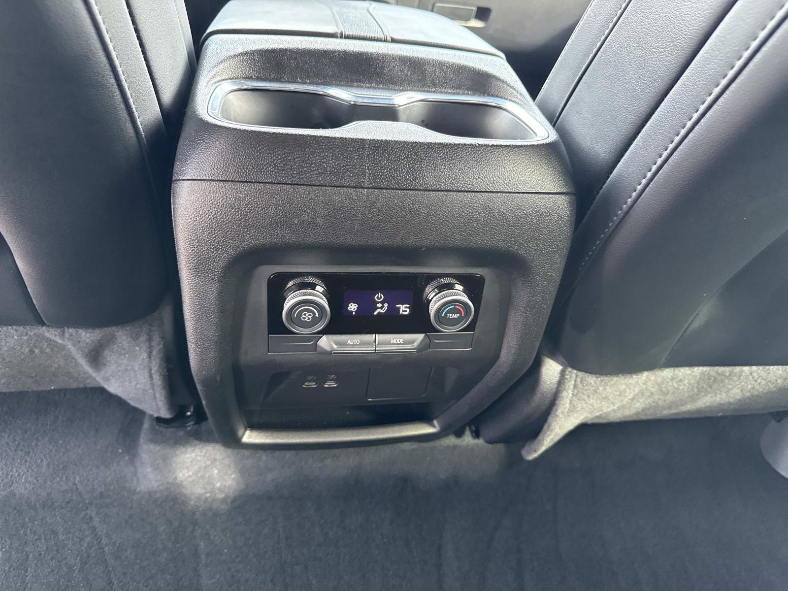 Used 2025 Buick Enclave Preferred image 17