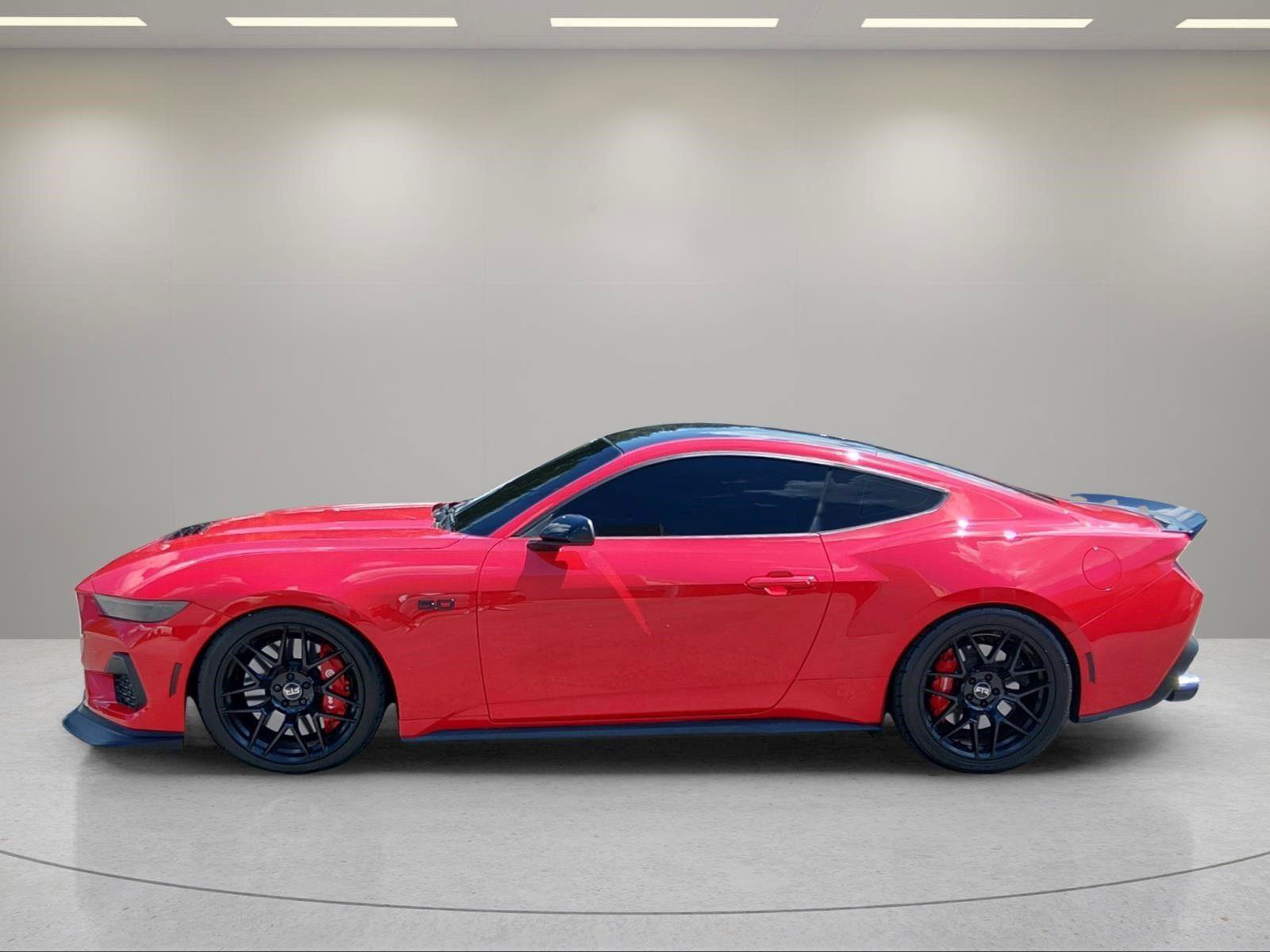 Used 2024 Ford Mustang GT RWD image 2