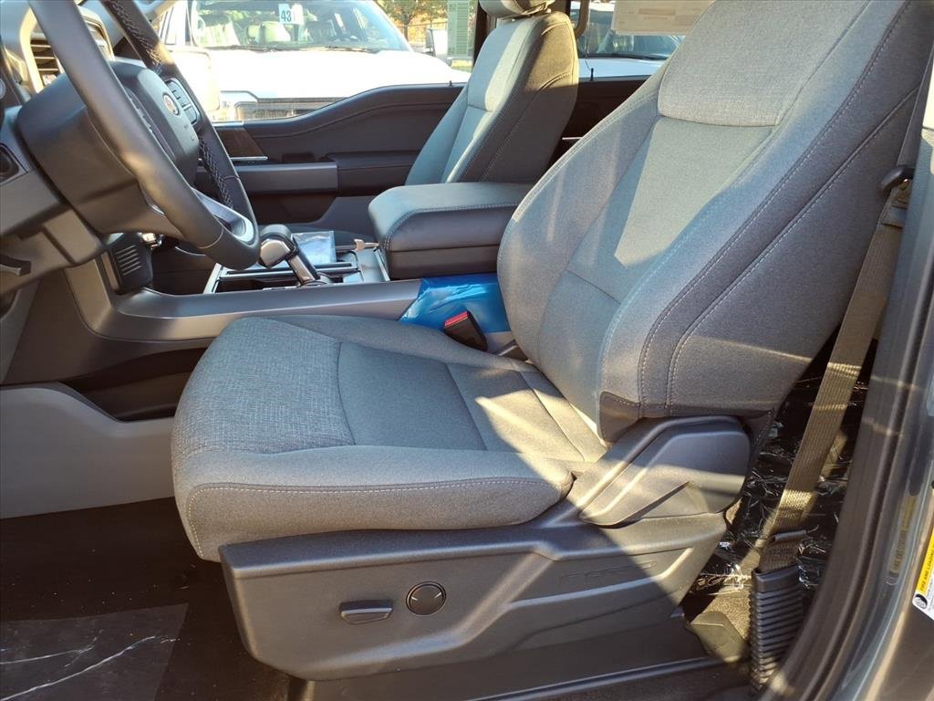 New 2025 Ford F150 Lightning XLT image 12