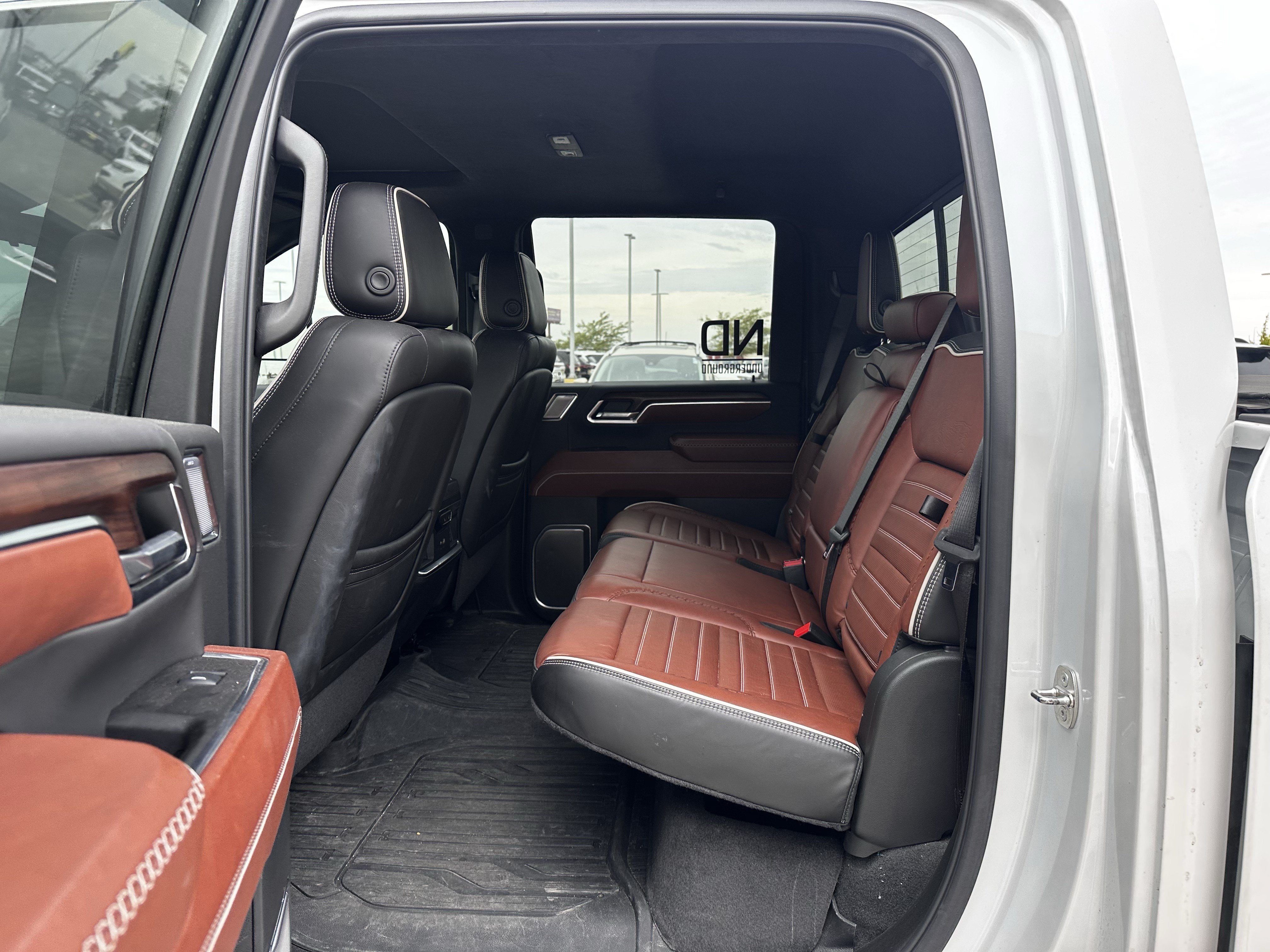 Used 2024 GMC Sierra 2500 Denali Ultimate AWD/4WD image 9